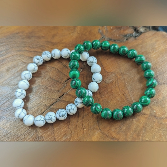Bundle Of Two Stretch Bracelets, 1 Green/Black, 1 White/Black - Picture 1 of 5
